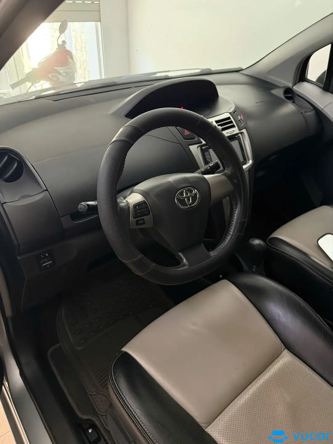 Toyota Yaris  2014 - Nội thất 3