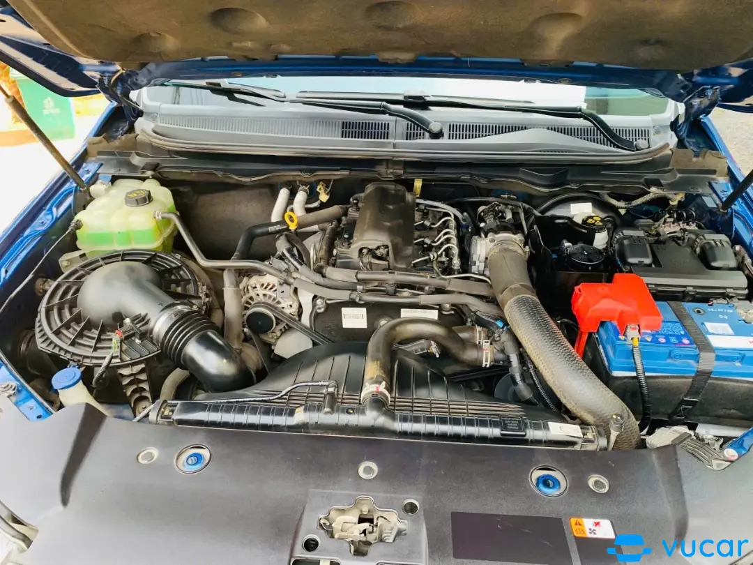 Ford Ranger XLS 2.2L 4x2 AT 2021 - Khoang động cơ 1
