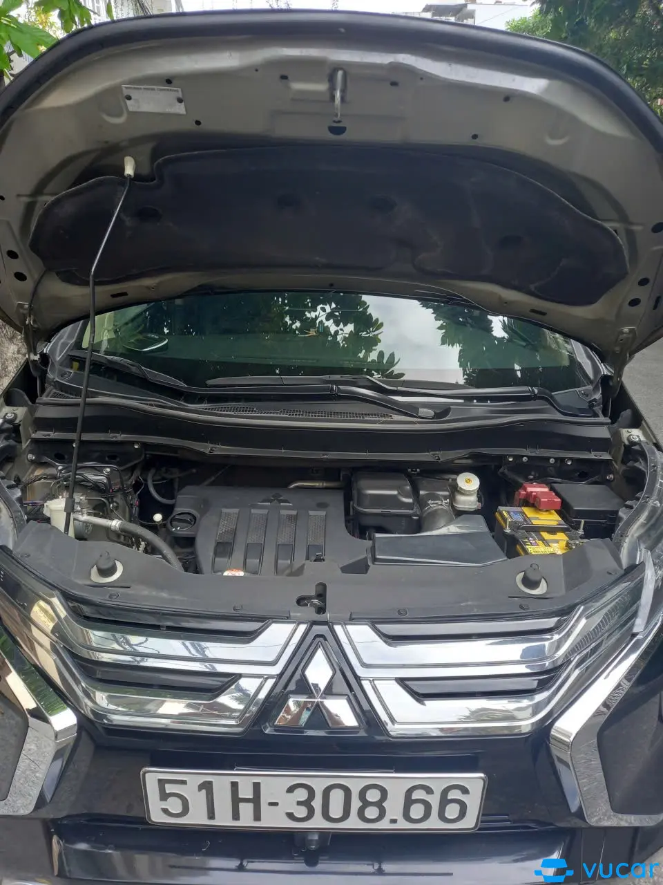 Mitsubishi Xpander 1.5 AT 2020 - Khoang động cơ 2