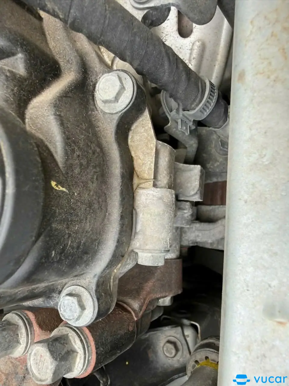 Toyota Wigo 1.2 AT 2021 - Khoang động cơ 1