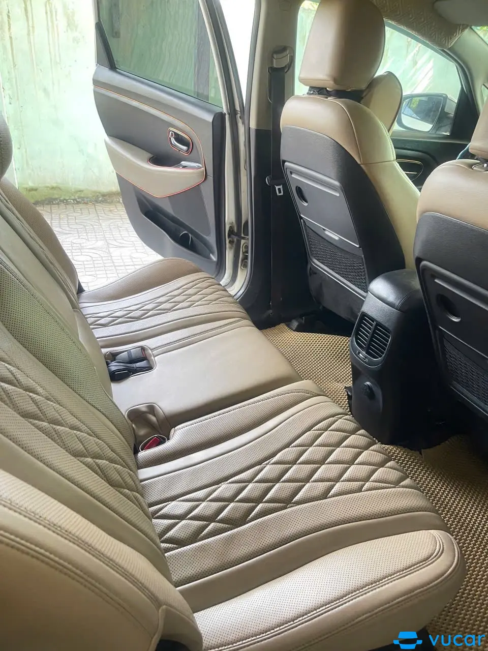 Kia Rondo 2.0 MT 2017 - Nội thất 3