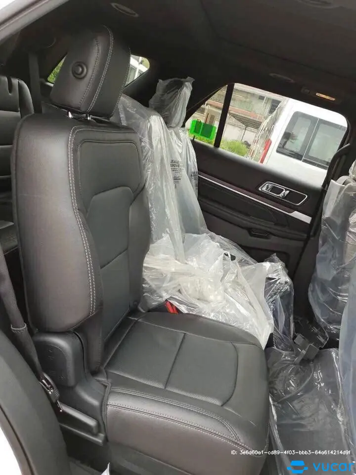Ford Explorer  2017 - Nội thất 8