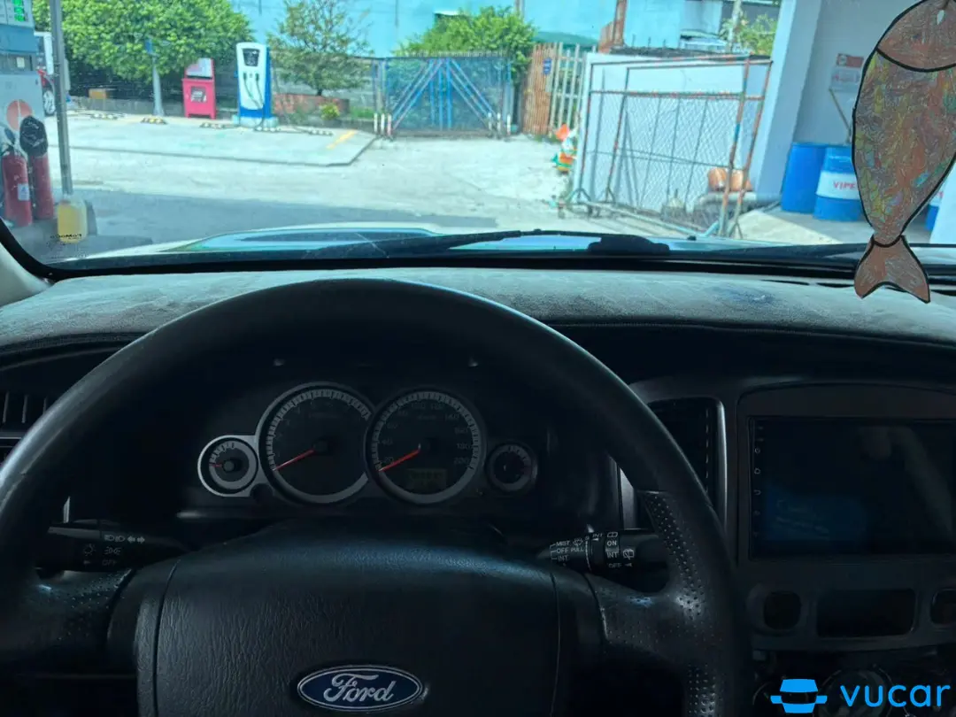 Ford Escape XLS 2.3L 4x2 AT 2013 - Nội thất 3