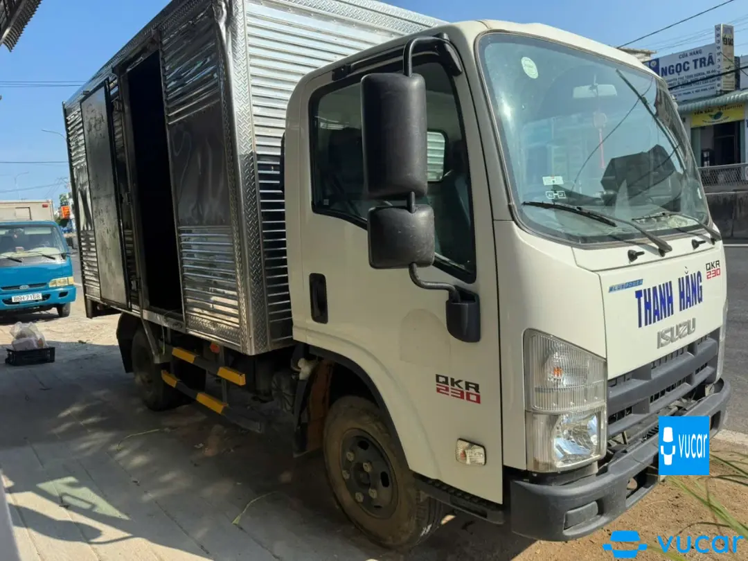 Isuzu QKR 230 1.9 tấn thùng kín 3.6m 2023 - Ngoại thất 4