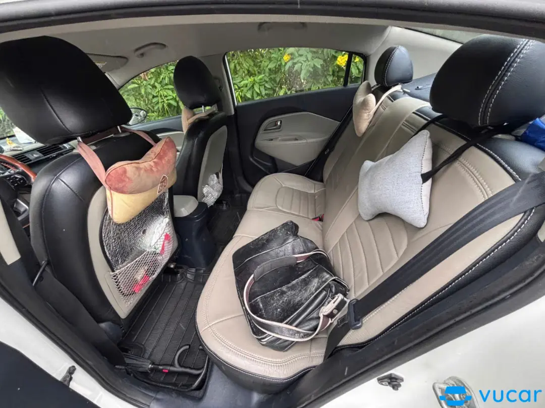 Kia Rio 1.4 AT 2015 - Nội thất 5