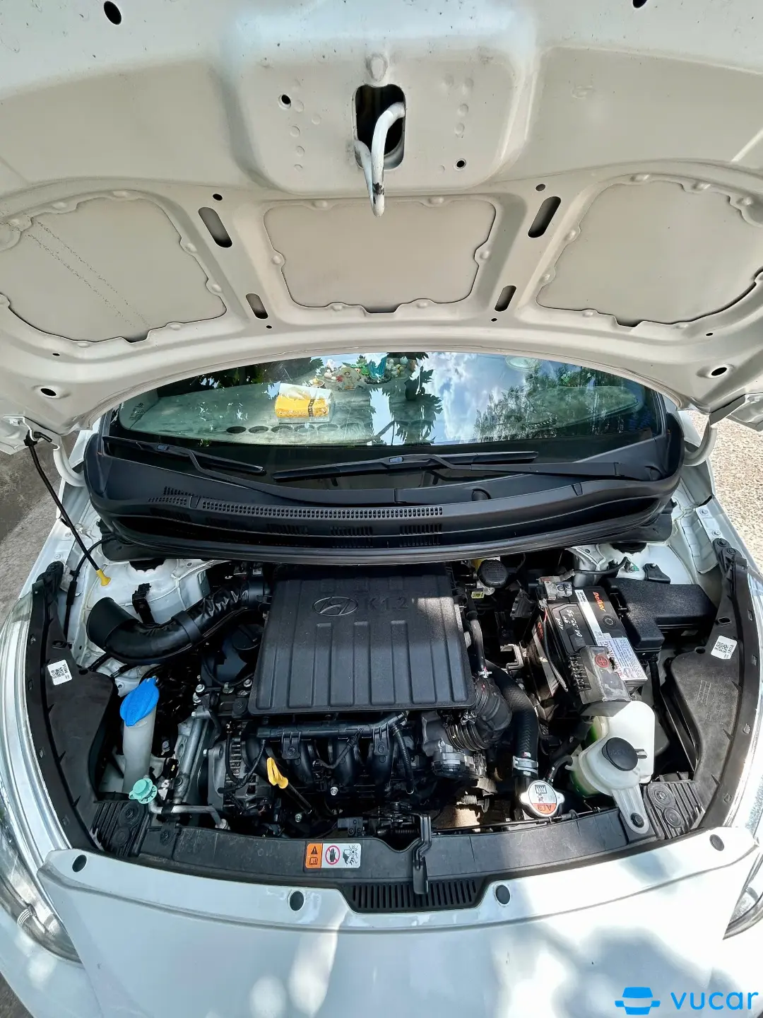 Hyundai I10 1.2 MT 2021 - Khoang động cơ 1