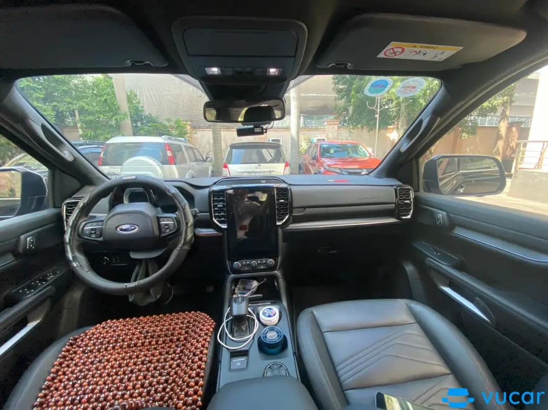 Ford Everest 4x4 titanium 2023 - Nội thất 9