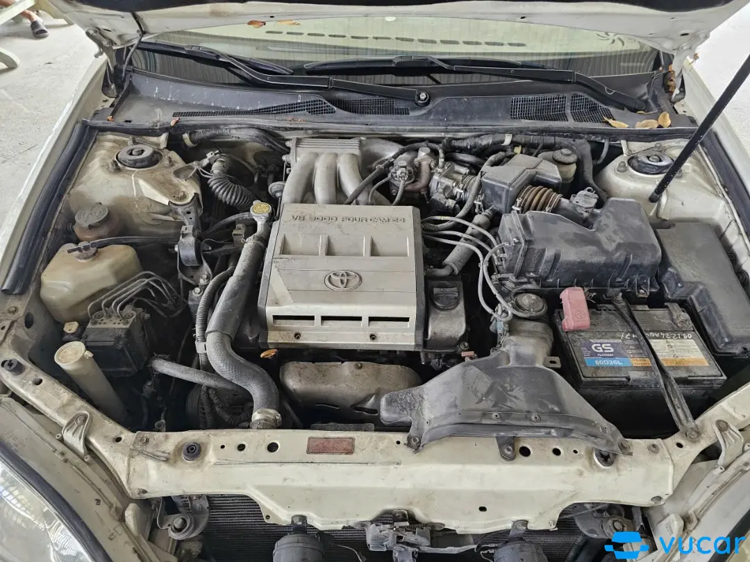 Toyota Camry 3.0 v6 2004 - Khoang động cơ 4