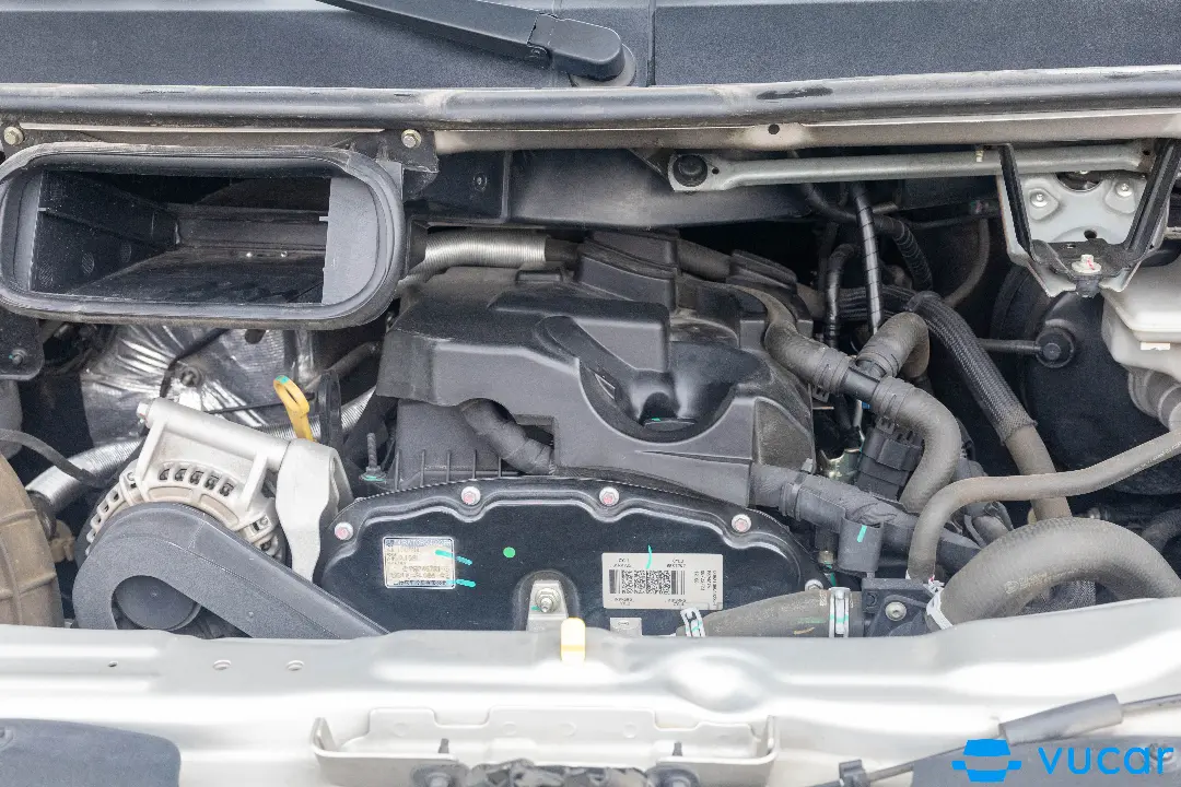 Ford Transit LUXURY 2023 - Khoang động cơ 1