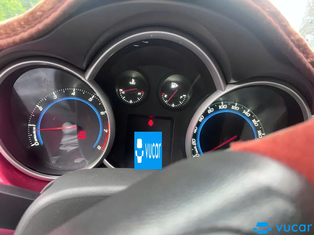 Chevrolet Cruze 1.6 MT 2010 - Nội thất 1