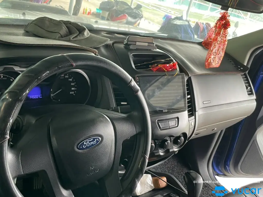 Ford Ranger XLS 2.2L 4x2 AT 2013 - Khoang động cơ 2