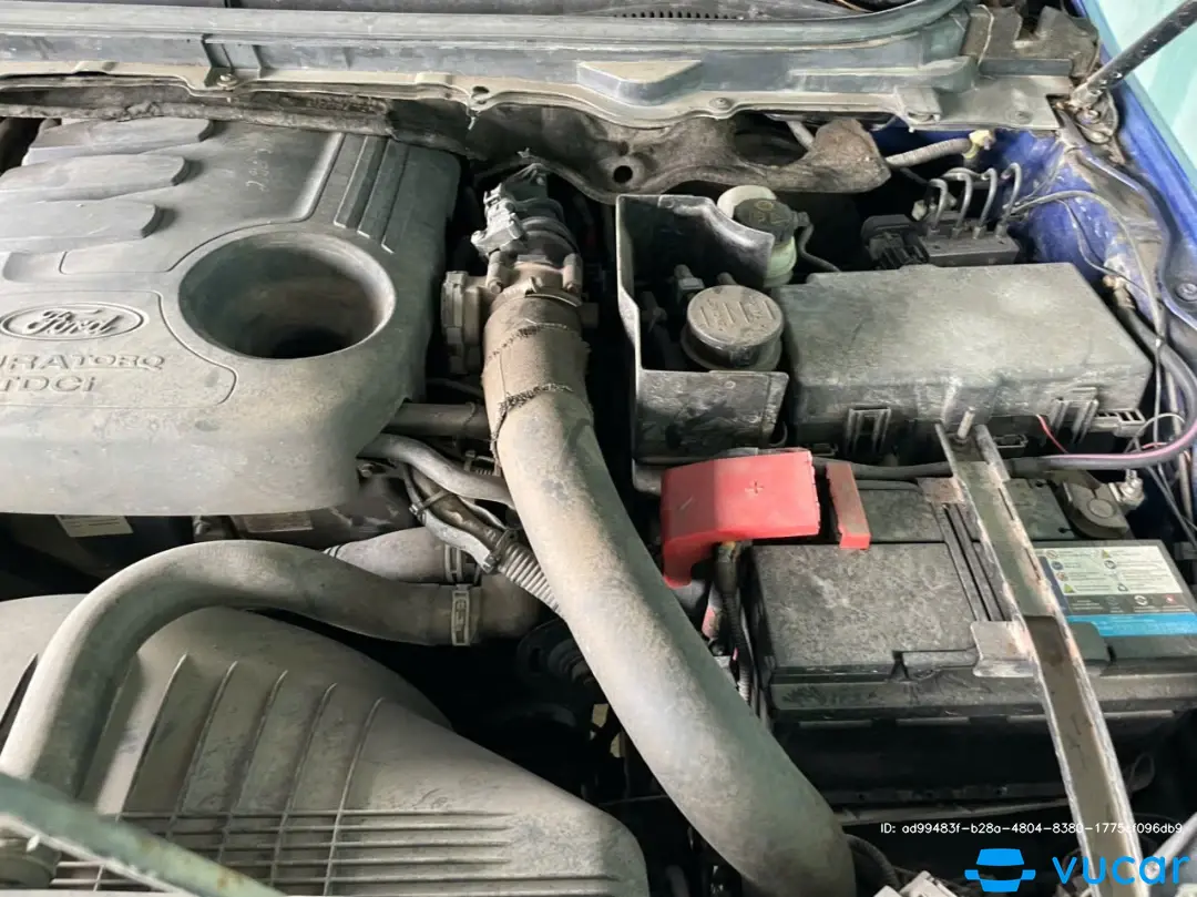 Ford Ranger XLS 2.2L 4x2 AT 2013 - Khoang động cơ 1