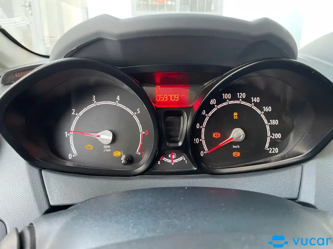 Ford Fiesta S 1.6 AT 2013 - Nội thất 3
