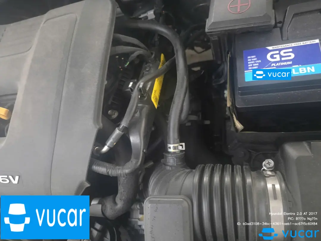 Hyundai Elantra 2.0 AT 2017 - Nội thất 21