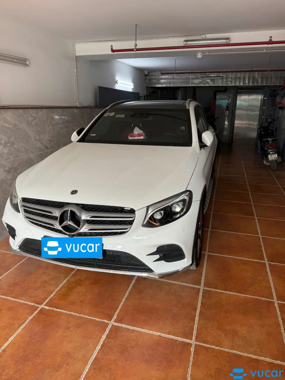Glc300 2017 - Ngoại thất 1