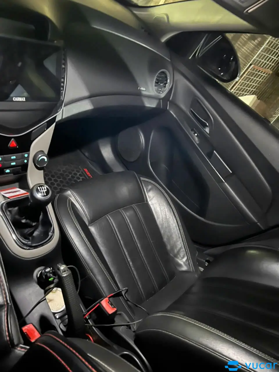 Chevrolet Cruze LT 1.6 MT 2016 - Nội thất 3