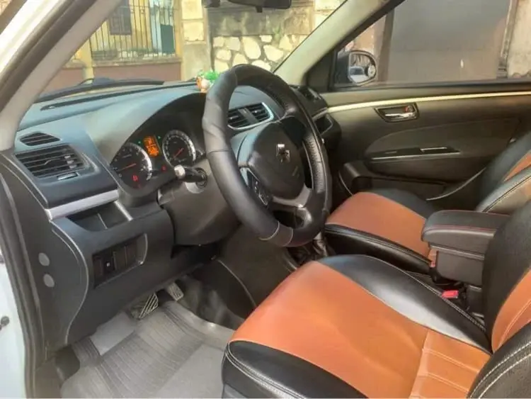 Suzuki Swift 1.4 AT 2014 - Nội thất 1