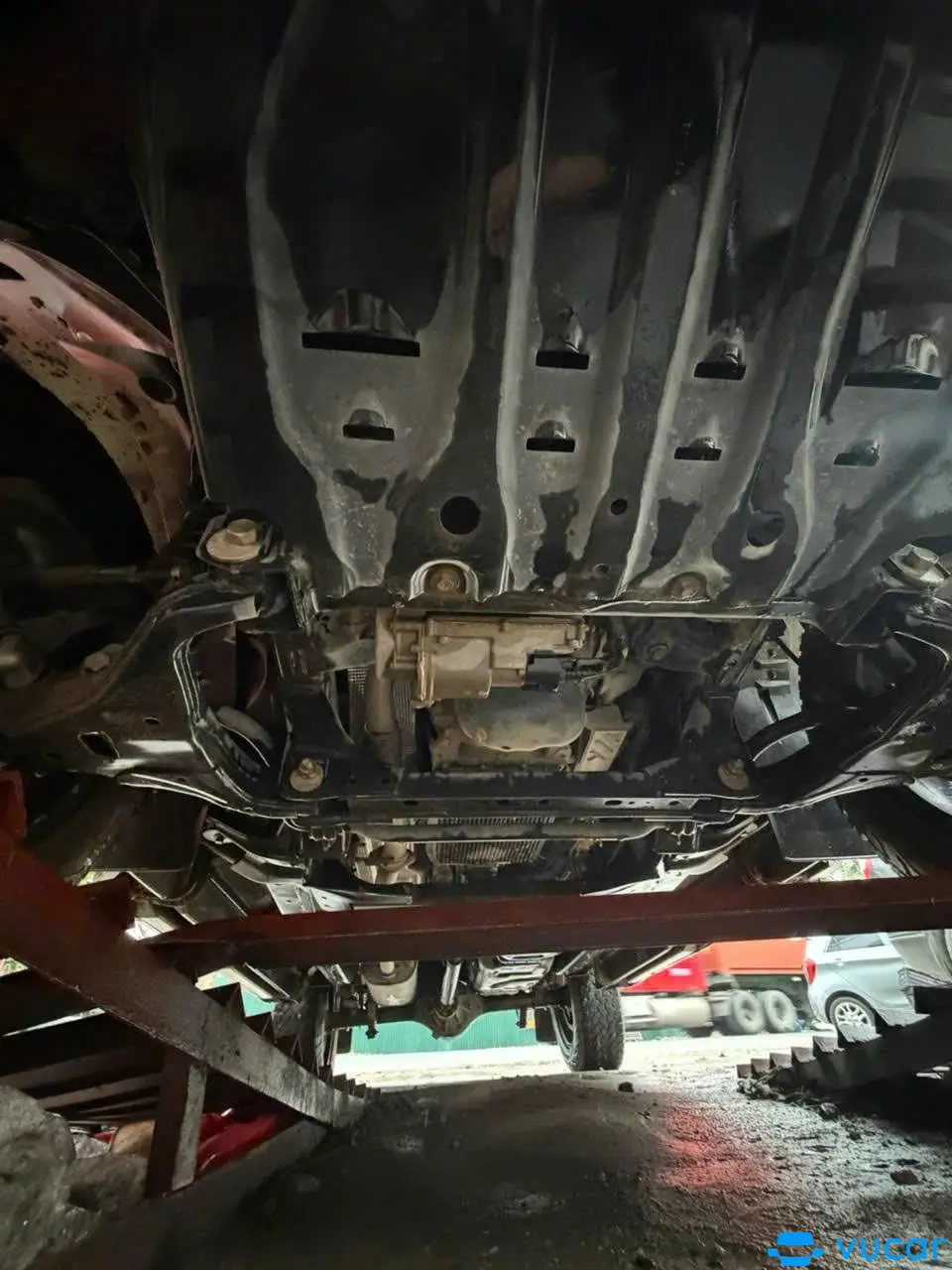 Ford Ranger Wildtrak 2.0L 4x2 AT 2018 - Khoang động cơ 1