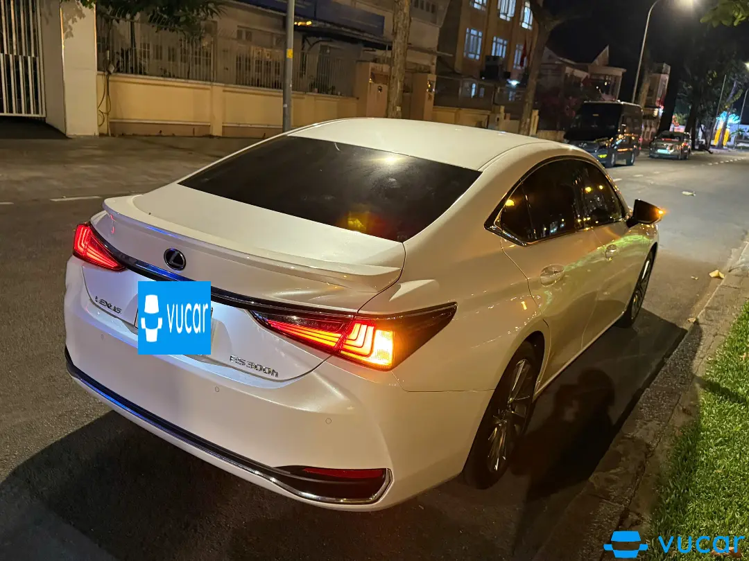 Ảnh xe Lexus ES 300h 2023  - ảnh 3