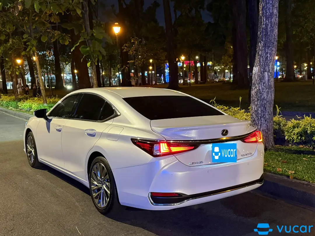 Ảnh xe Lexus ES 300h 2023  - ảnh 5