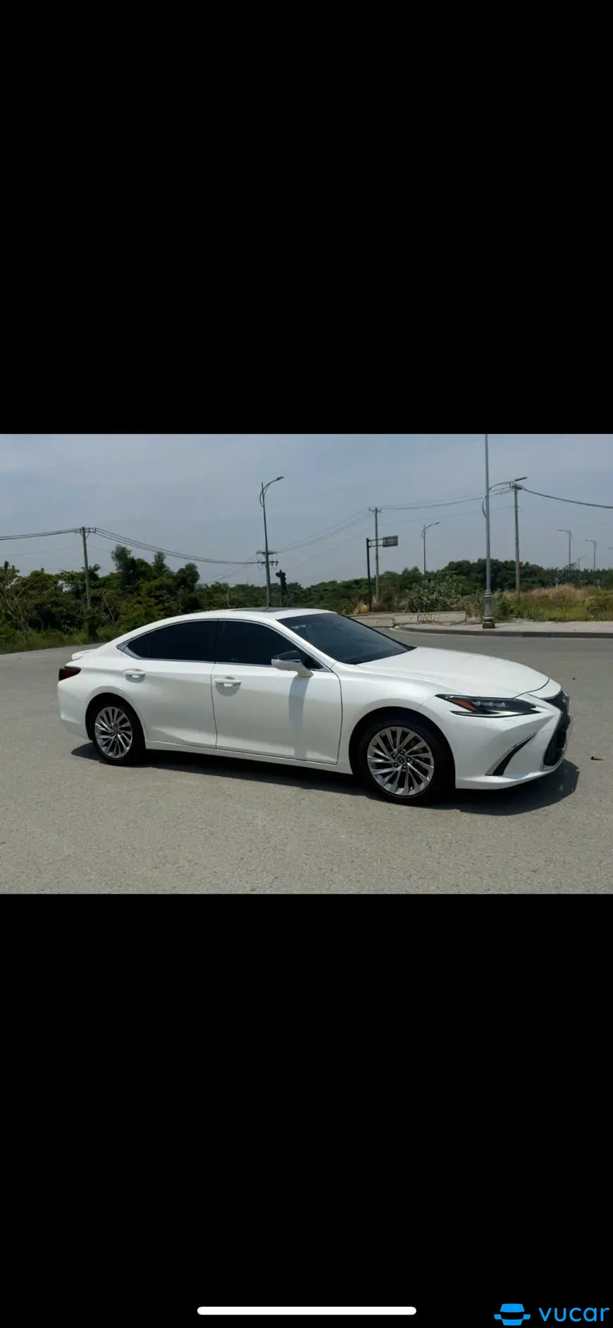 Lexus ES 300h 2023 - Ngoại thất 9