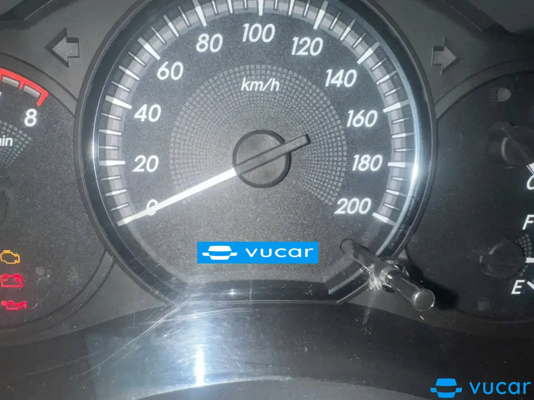 Toyota Innova 2.0E 2014 - Nội thất 2