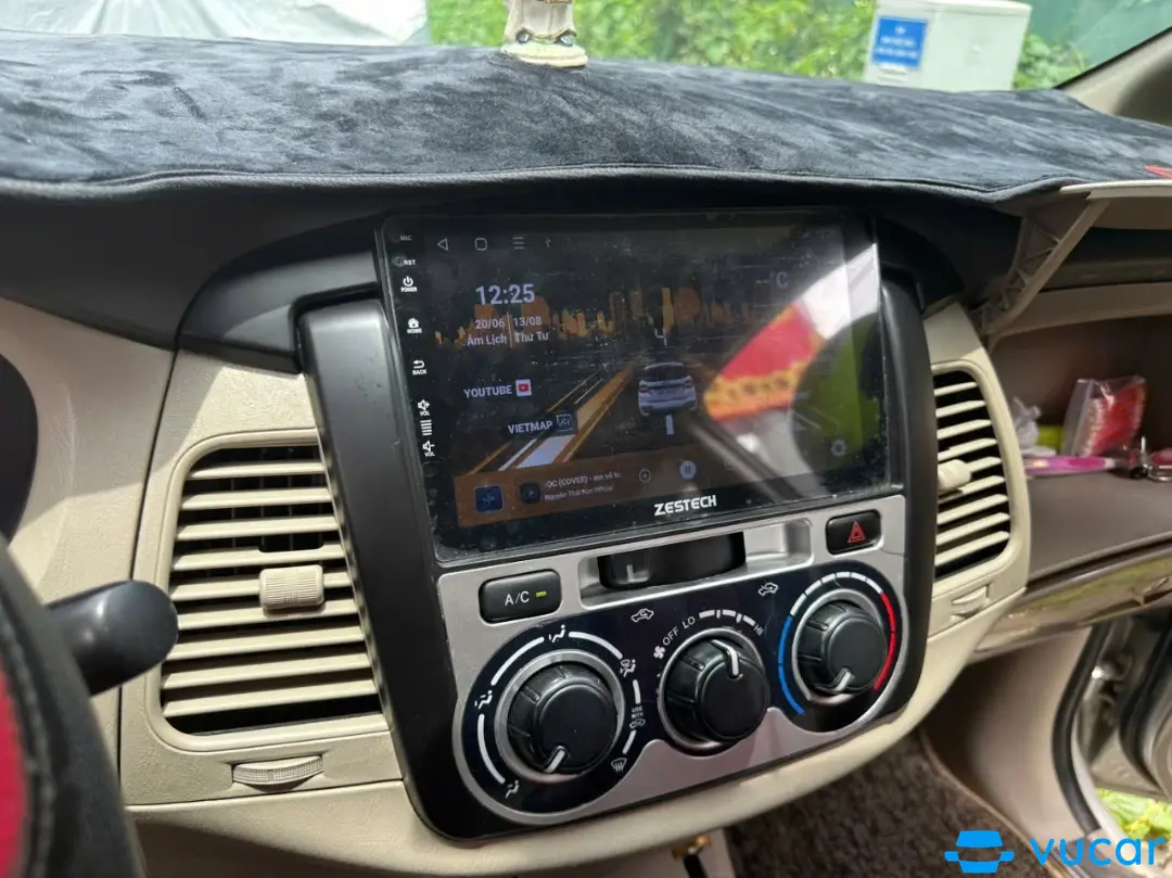 Toyota Innova 2.0E 2014 - Nội thất 4