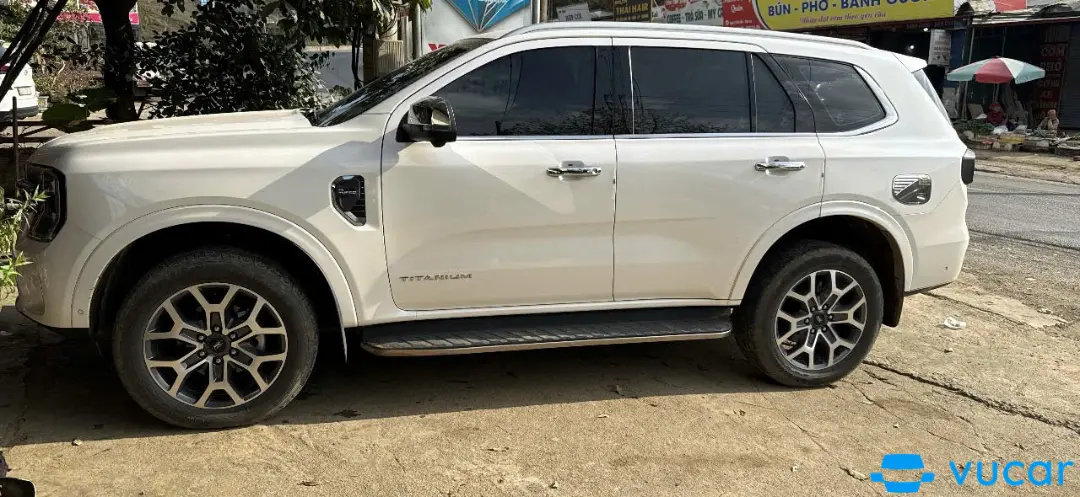 Ford Everest Titanium 2 cầu 2022 - Ngoại thất 4