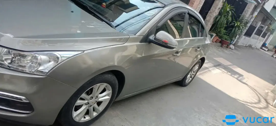 Chevrolet Cruze 1.6 số sàn 2017 - Ngoại thất 3