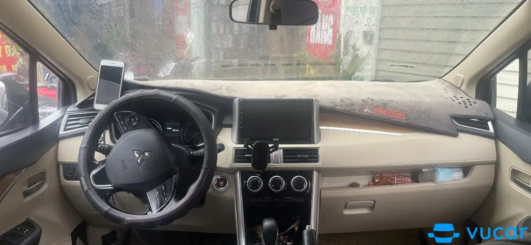 Mitsubishi Xpander 1.5 AT 2019 - Nội thất 2