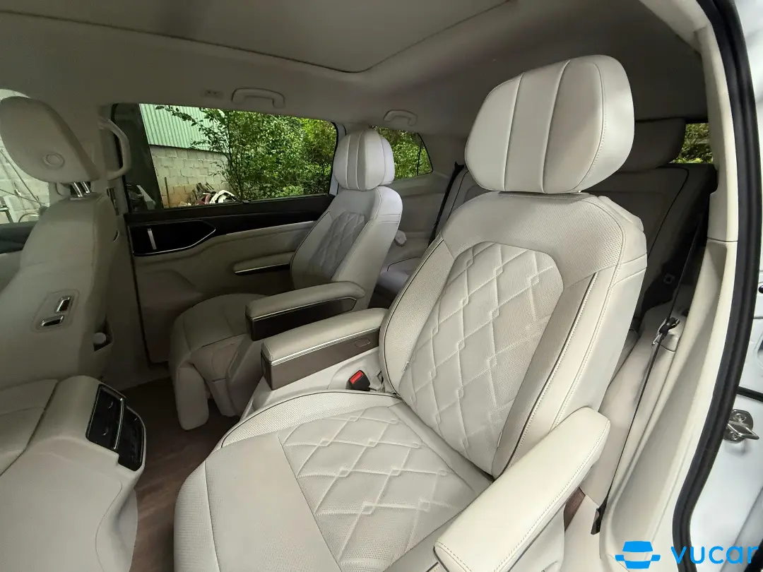 Volkswagen Viloran Luxury 2024 - Nội thất 2