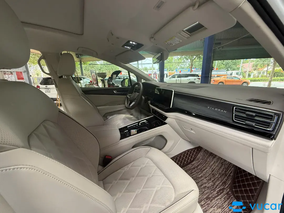 Volkswagen Viloran Luxury 2024 - Nội thất 3