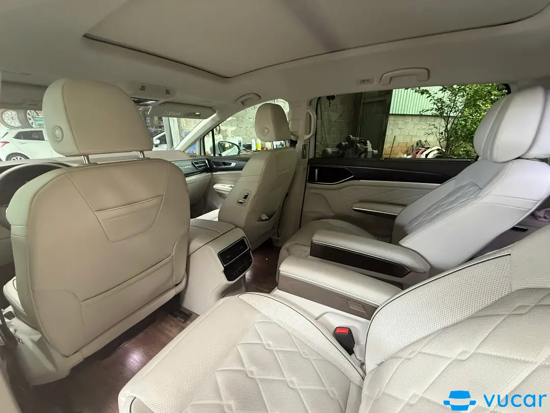 Volkswagen Viloran Luxury 2024 - Nội thất 5