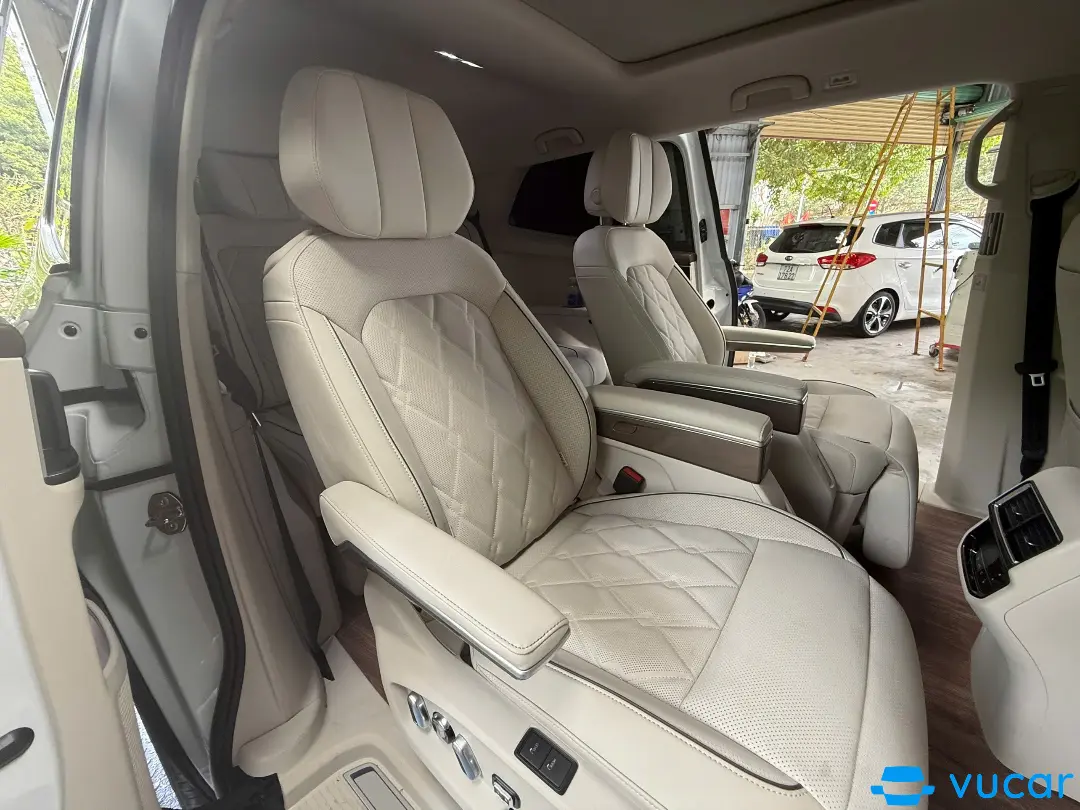 Volkswagen Viloran Luxury 2024 - Nội thất 9