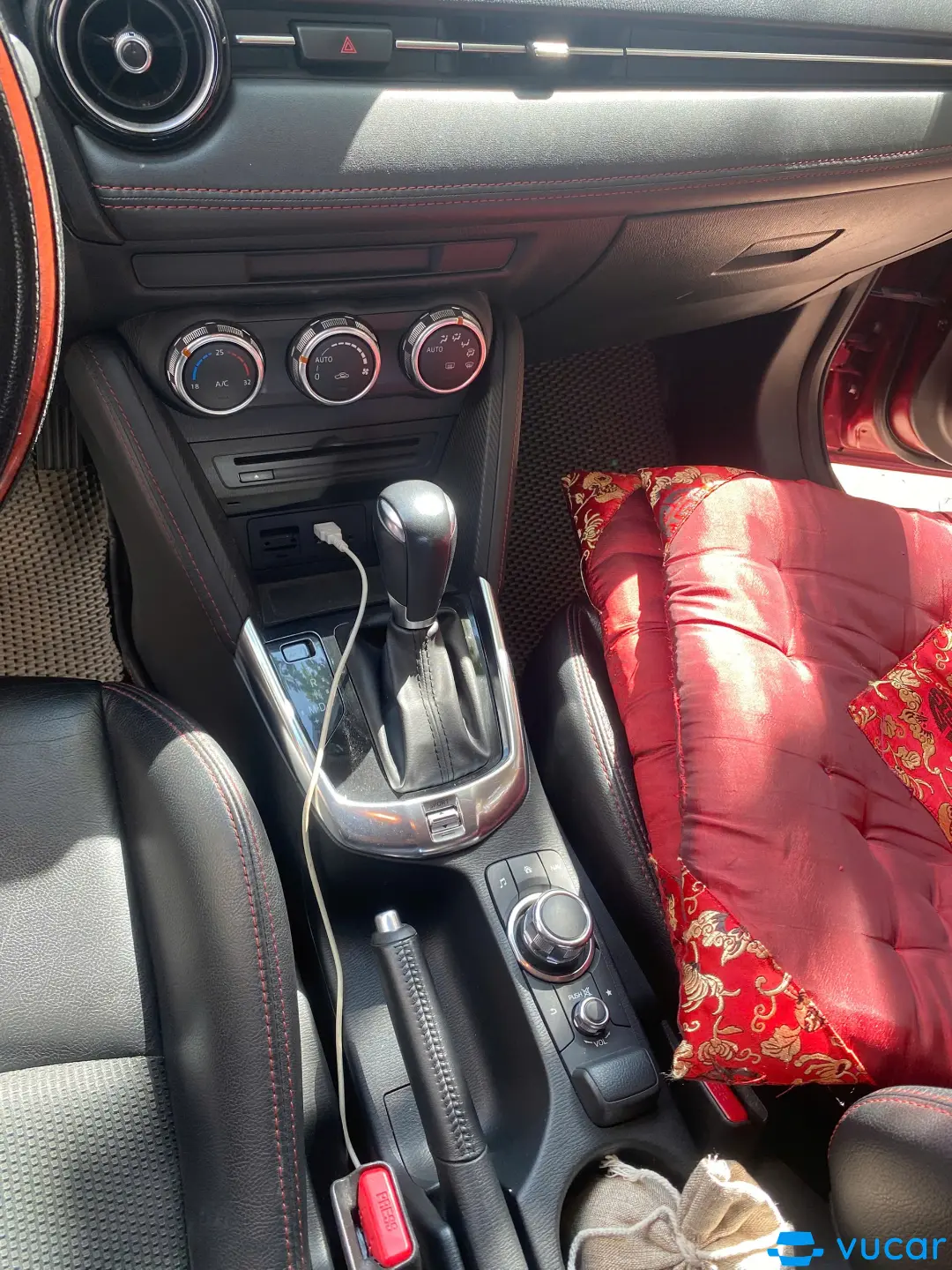 Mazda 2 1.5 AT 2015 - Nội thất 13