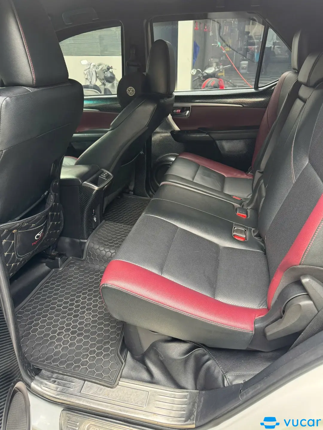Toyota Fortuner Legender 2.4L 4x2 AT 2022 - Nội thất 5