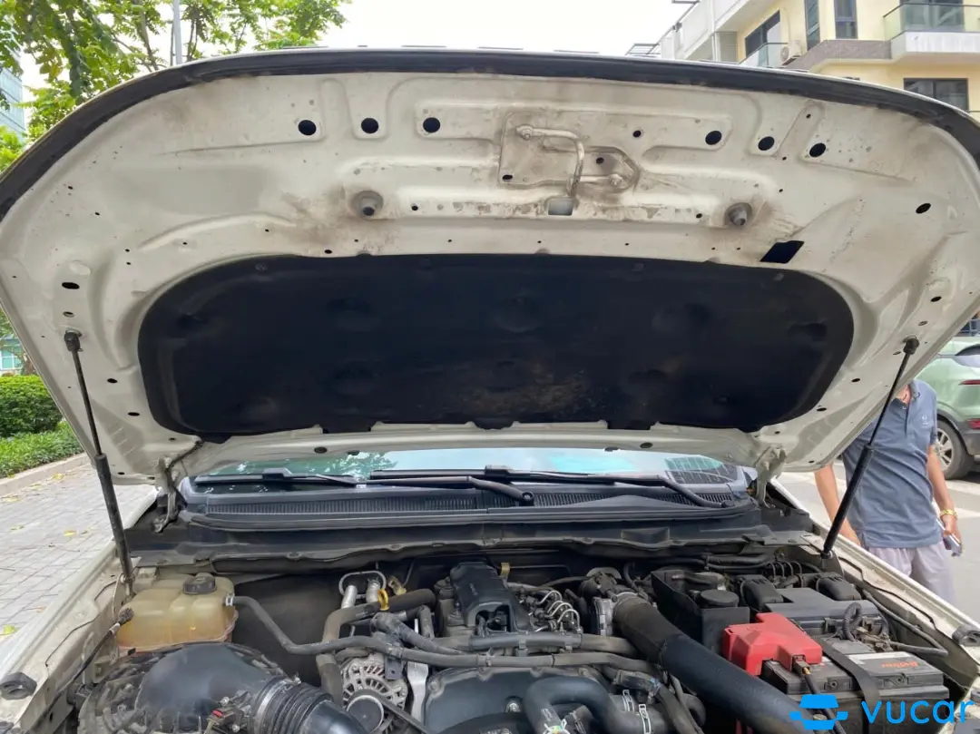 Ford Ranger Xls 2.2 AT 2020 - Khoang động cơ 2