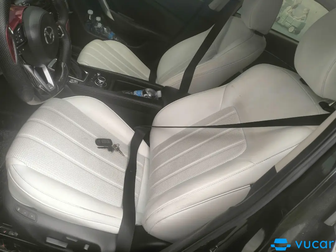 Mazda 6 Deluxe 2.0 AT 2018 - Nội thất 4