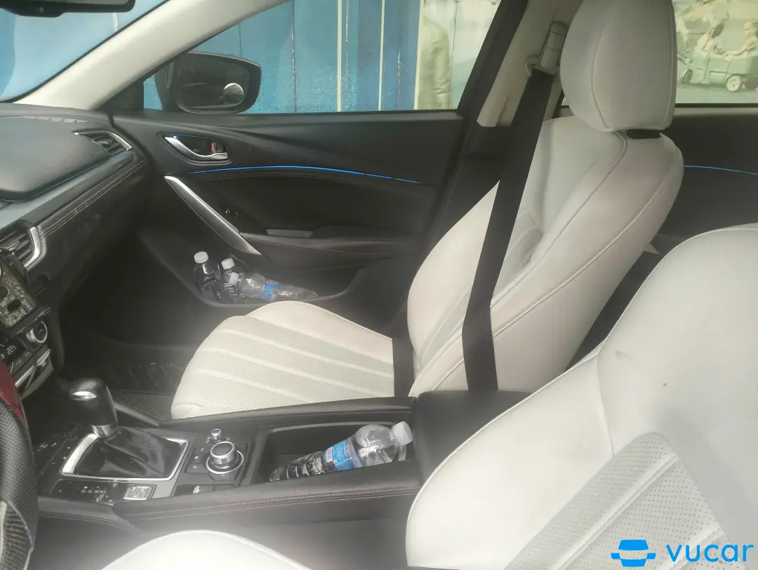 Mazda 6 Deluxe 2.0 AT 2018 - Nội thất 3