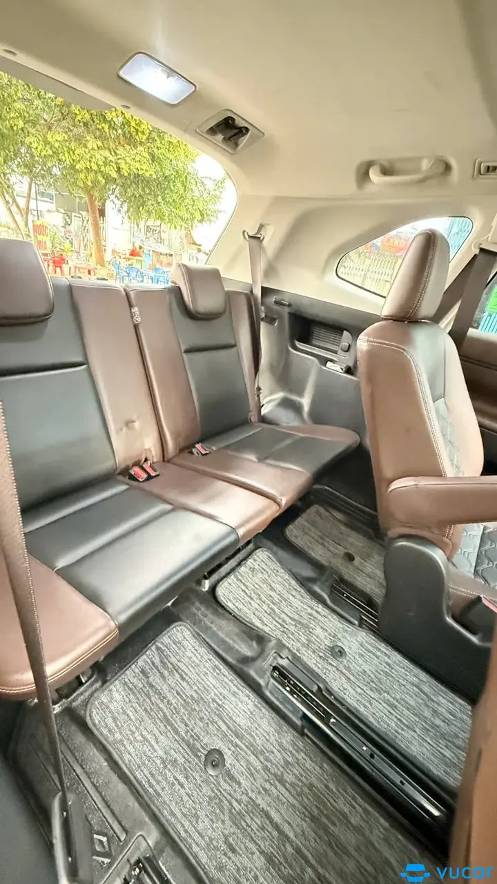 Toyota Innova Cross HEV 2.0 CVT 2024 - Nội thất 2