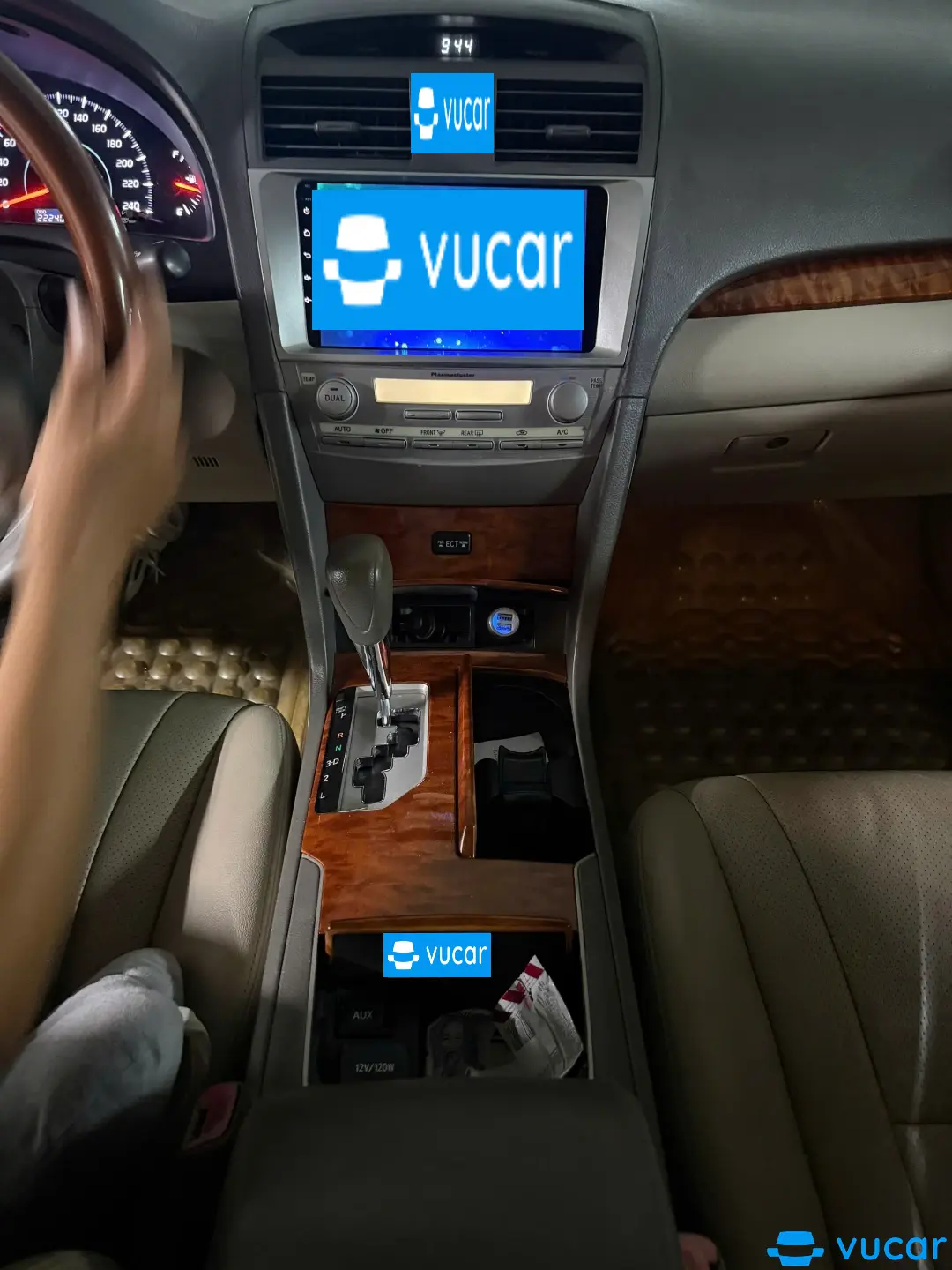 Toyota Camry 2.0E 2010 - Nội thất 1