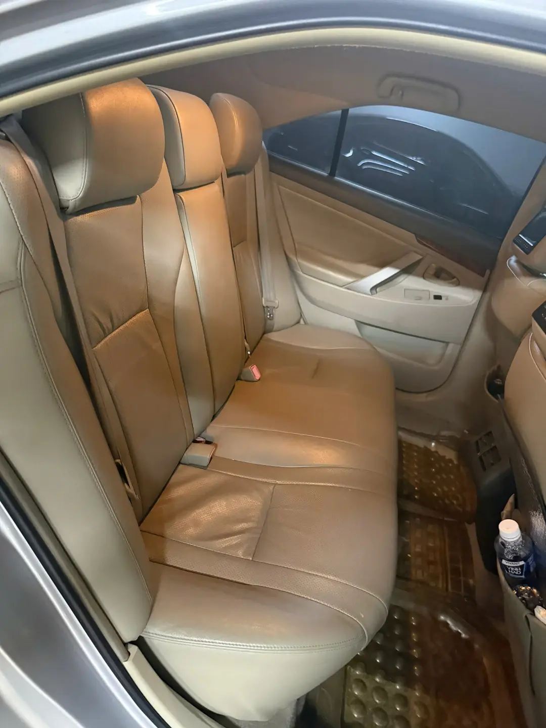 Toyota Camry 2.0E 2010 - Nội thất 8