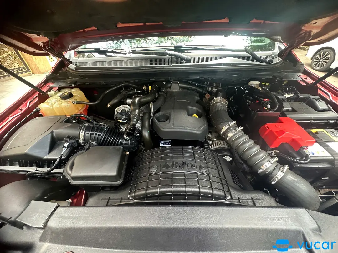 Ford everest titanium 2020 - Khoang động cơ 1