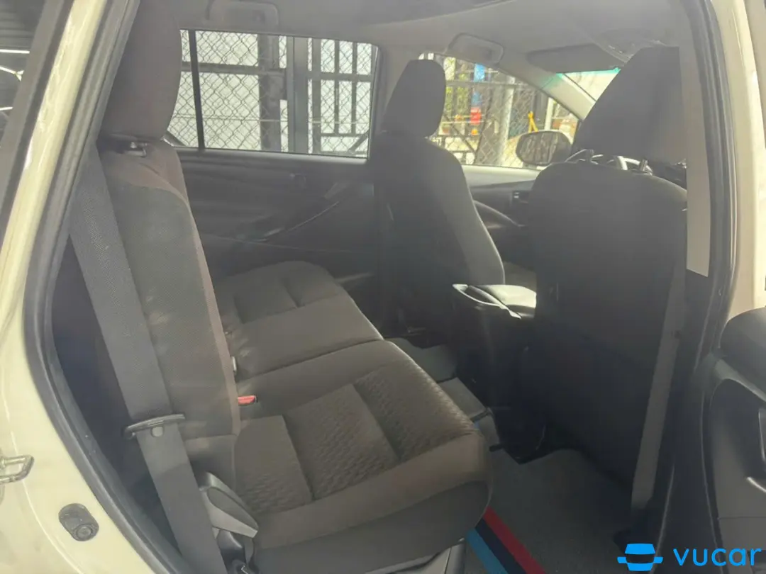 Toyota Innova E 2.0 MT 2022 - Nội thất 4