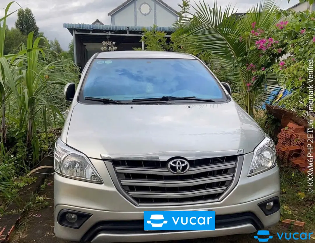 Ảnh xe Toyota Innova 2.0E 2015