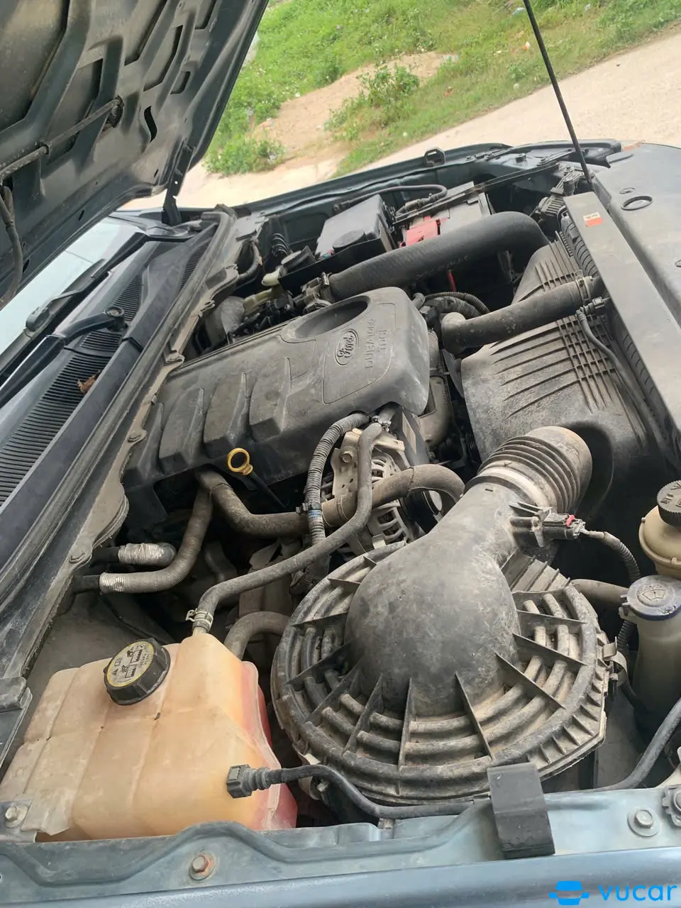 Ford Ranger XLS 2.2L 4x2 AT 2015 - Khoang động cơ 3