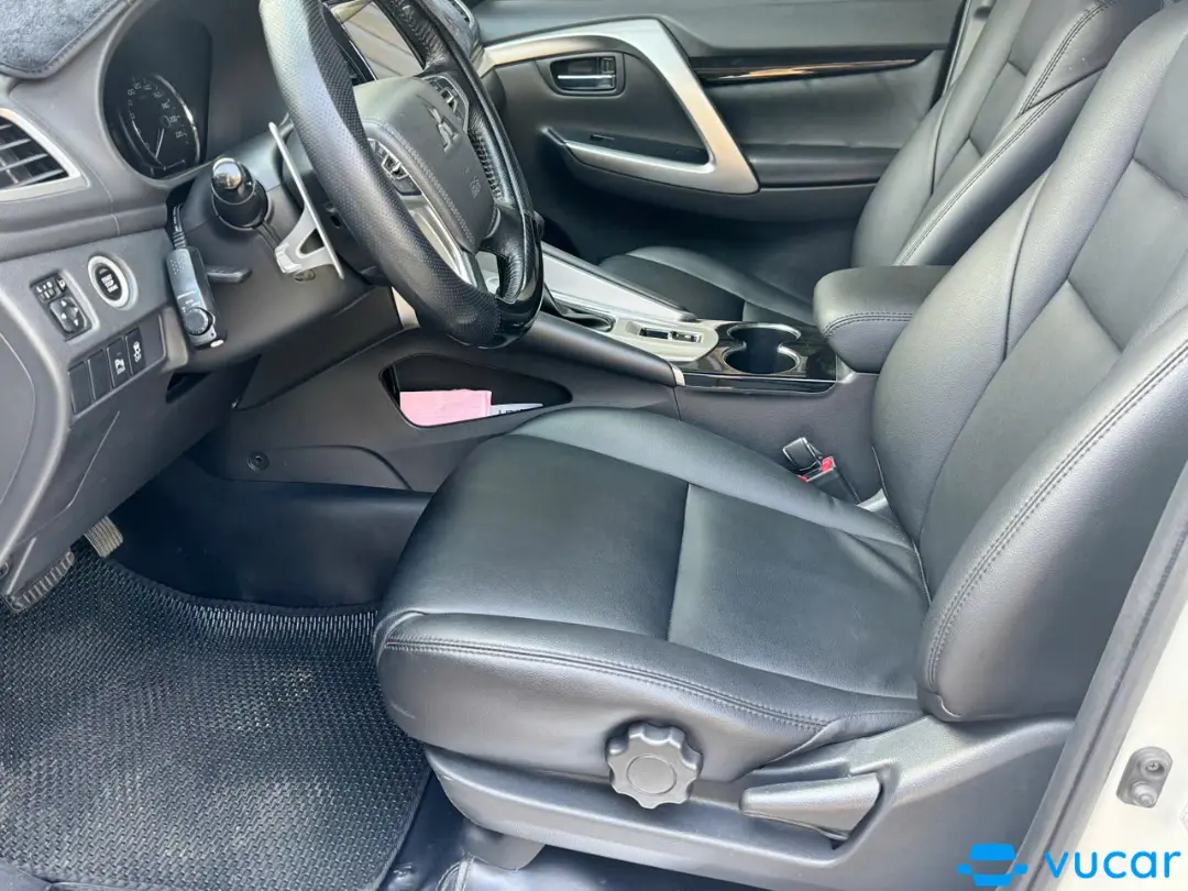 Mitsubishi 2.4d 4x2 at pajero sport 2018 - Nội thất 1
