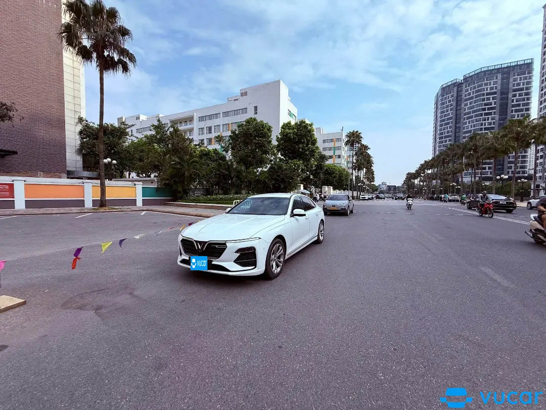 Vinfast Lux A 2.0 màu trắng bản Plus 2022 - Ngoại thất 1