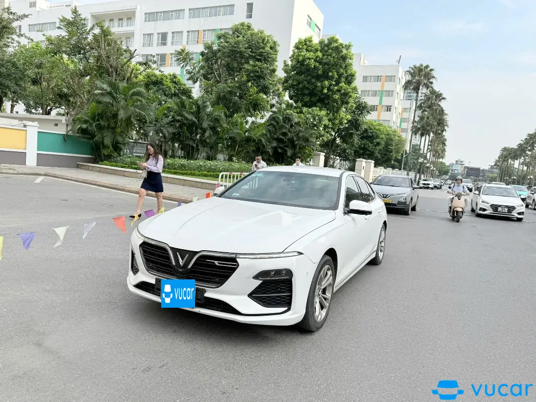 Vinfast Lux A 2.0 màu trắng bản Plus 2022 - Ngoại thất 8
