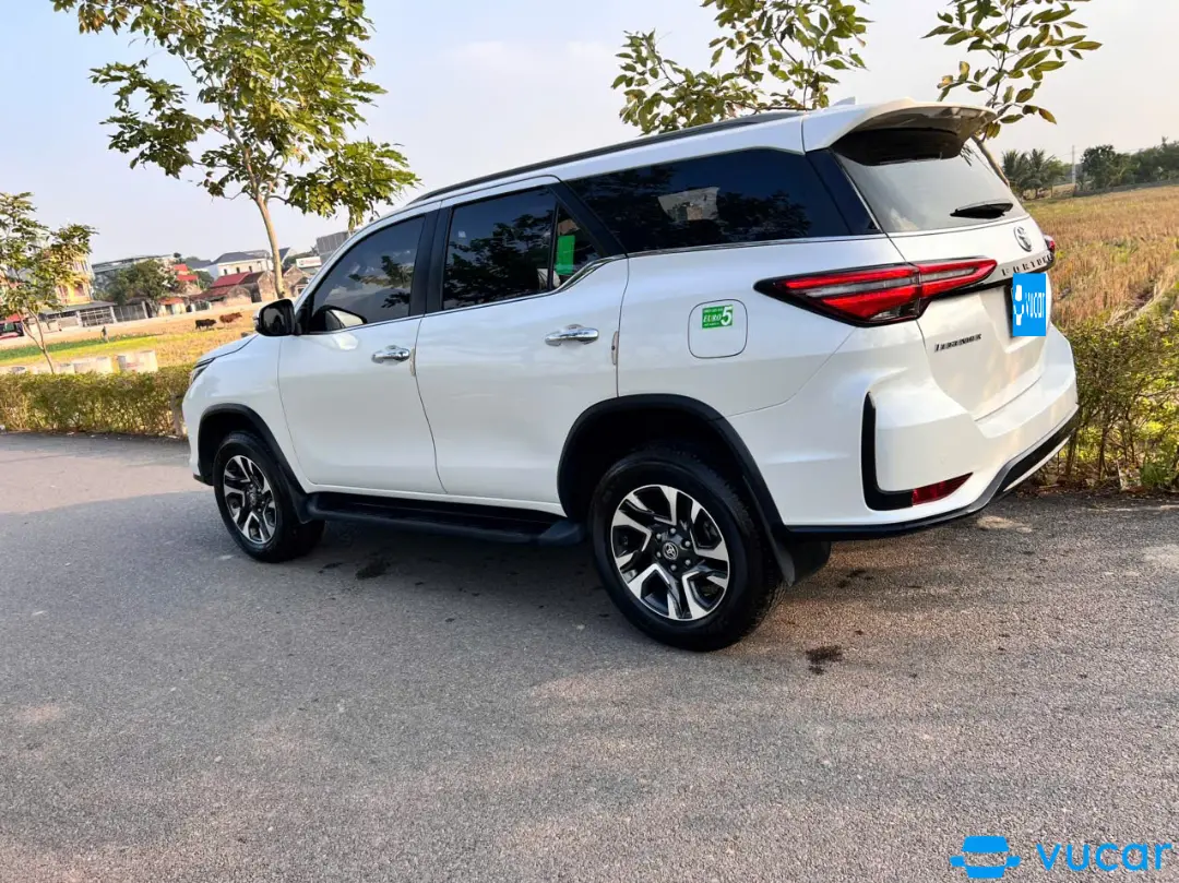 Fortuner legender 2024. 2.4 2024 - Ngoại thất 1